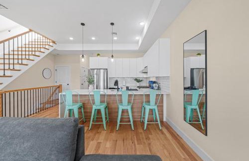Communipaw Apartment | Sky High Retreat near NYC with Rooftop!