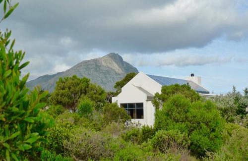 Betty's Bay House | Sky house on Clarens