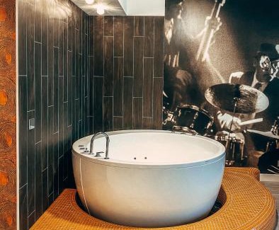 Klaipeda Apartment | sky ORANGE jacuzzi sauna 28 FLOOR