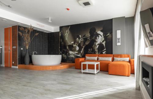 Klaipeda Apartment | sky ORANGE jacuzzi sauna 28 FLOOR