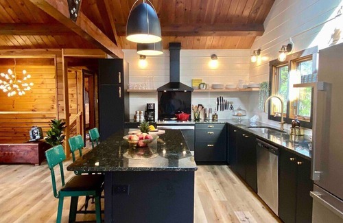 Albrightsville Ski Chalet | Sky Pine Lodge - Chalet Atop the World