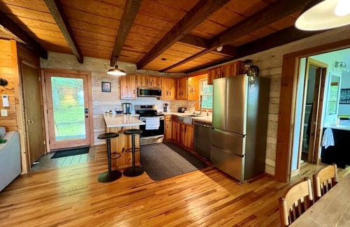 West Jefferson Cabin | Sky Retreat West Jefferson, NC