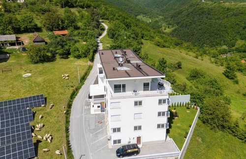 Vogosca Hotel | Sky Rise