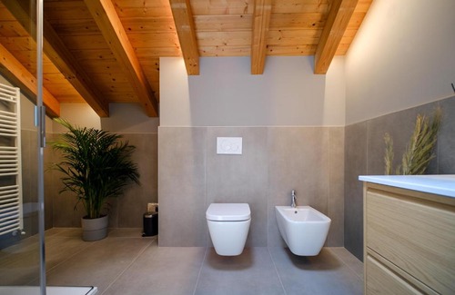 Tirano Apartment | Sky Room Square View - Bernina Experience
