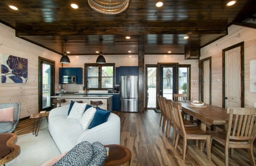 Sevierville Cabin | Sky's the Limit - w/View+Pool+HotTub+Games+MORE!