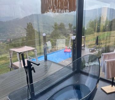 Slavske Ski Chalet | Sky Space Slavske Котеджі в горах з теплим басейном