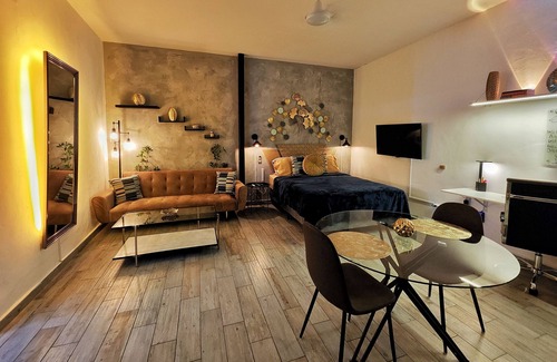 Santa Ana Apartment | Sky Studio By Paradox