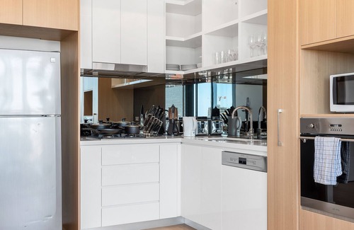 Zetland Apartment | Sky Suite@Heart of Sydney Green Square Free. P
