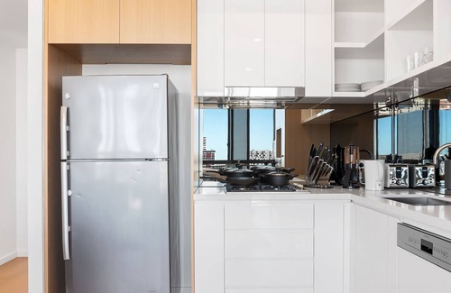 Zetland Apartment | Sky Suite@Heart of Sydney Green Square Free. P
