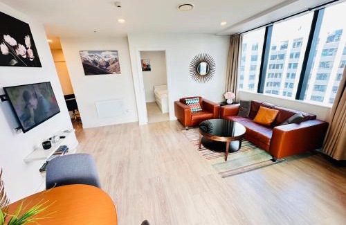 Auckland Central Business District Apartment | Sky Tower Panorama Suite Luxurious Apartment