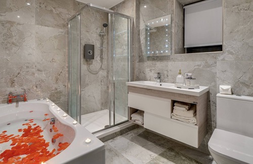Bradford Apartment | Sky Way Apartment