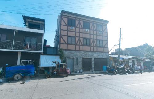 Iloilo City Proper Hotel | Skybox Pension House by RedDoorz