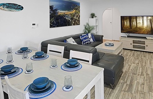 Malua Bay House | Skyes Beach House - Beachfront Getaway