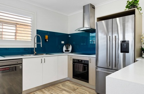 Malua Bay House | Skyes Beach House - Group Saver
