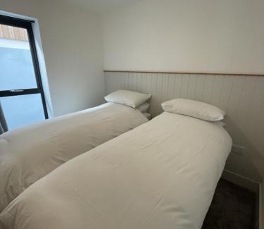 Trewarmett House | Skylark 4 bed Sleeps 8 with hot tub