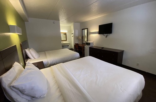 Willoughby Hotel | SkyLight Inn Cleveland - Willoughby