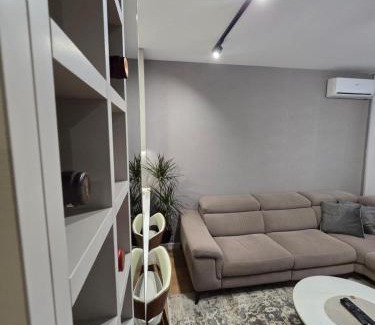 Novi Sad Apartment | Skyline Apartments Free Parking