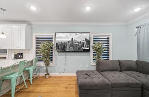 The Heights House | Skyline Haven Luxe NYC Escape