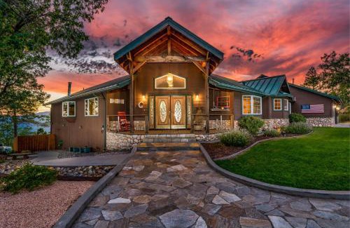 Oakhurst House | Skyline Lodge- 5 bedrooms with stunning views