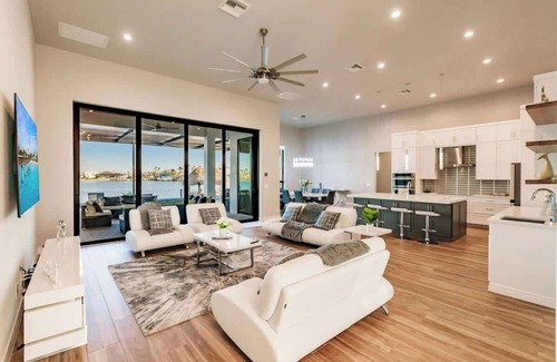 Eight Lakes House | Skyline Paradise 5 bed retreat