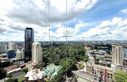 Brisbane Central Business District Apartment | Skyline Poetry - Premium Stay on the Star BNE