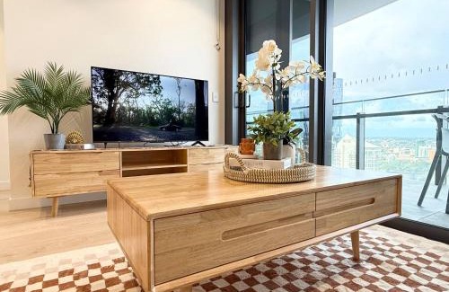 Brisbane Central Business District Apartment | Skyline Poetry - Premium Stay on the Star BNE