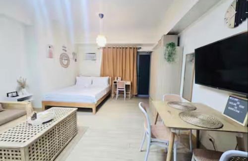 Quezon City Apartment | Skyline Stay in Manhattan