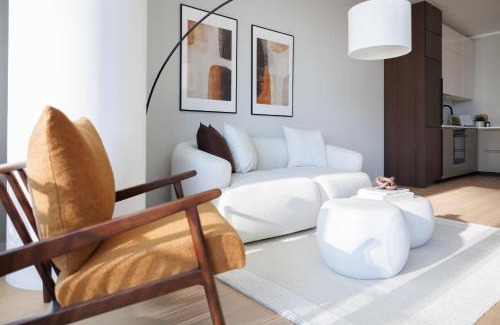 Kaisermuhlen Apartment | Skyline Suite - Danube-View Balcony & Pool