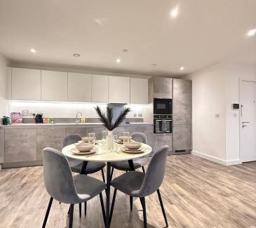Gascoigne Apartment | Skyline View Apartments - City Lights & Skyline Heights