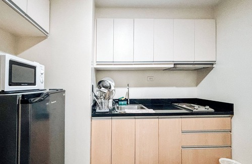 Iloilo Apartment | Skyline Views & Serenity in the City