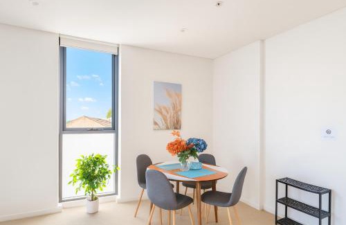Wentworth Point Apartment | SkyPark Oasis Retreat 2Br@ close to Olympicpark