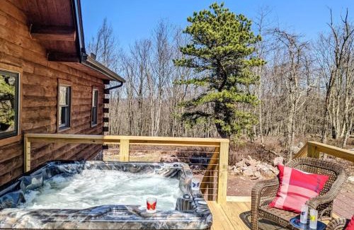 Albrightsville Ski Chalet | Skypine Lodge - Log Lodge Atop the World
