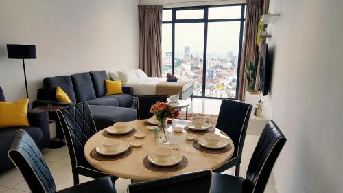 George Town Apartment | SkyPool 2BR 9pax Premium Suite@Beacon @Georgetown @Penang