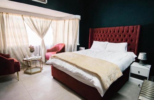 Greater Johannesburg Metropolitan Area Cabin | Skypz Home Lodge