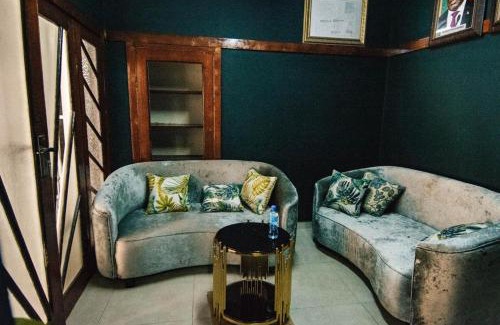 Greater Johannesburg Metropolitan Area Cabin | Skypz Home Lodge