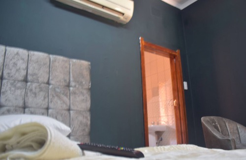 Greater Johannesburg Metropolitan Area House | Skypz Lodge