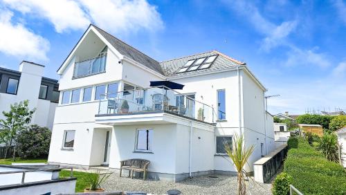 Saint Goran House | Skysail