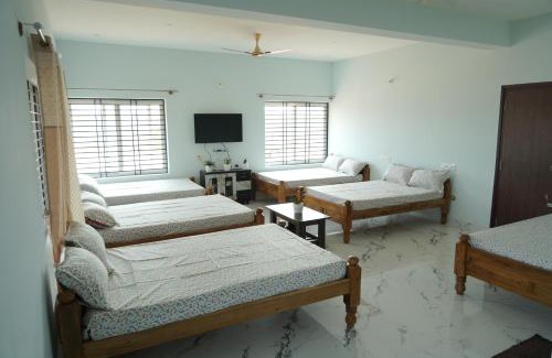 Mudigere House | SkyScape Homestay- near to falls ettina bhuja treaking, devaramane, bettadhabiraveshvara