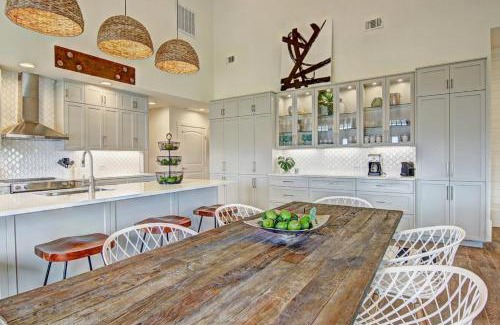 Cinnamon Shore Villa | Skytop Lounge TC 5105