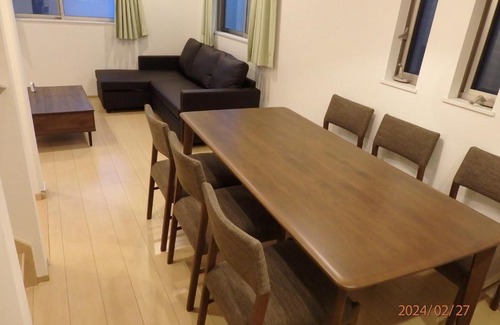 Sumida Apartment | SkyTreeHotelー浅草まで電車乗車7分でスカイツリーまで電車乗車3分さらに空港から直通です12名までの一軒家の3LDKの7年で綺麗駐車場付