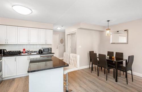 Downtown Mississauga Apartment | SkyView 2BR Plus Den Stunning Views Steps to SQ1 Mall