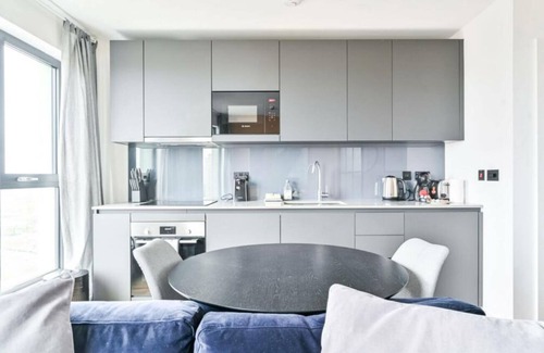 Canning Town North Apartment | Skyview East Pet Friendly Studio