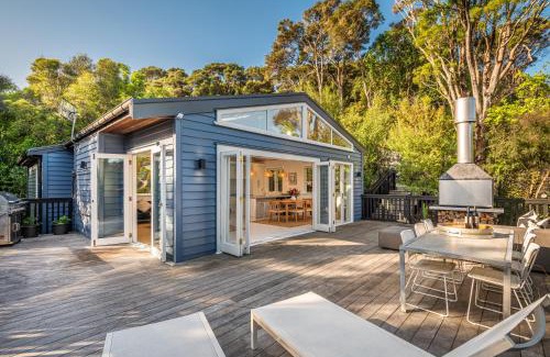 Waiheke Island House | Skyview Onetangi - Stay Waiheke