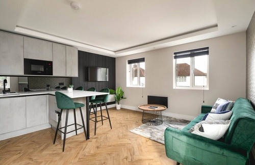 Barnet Apartment | Skyvillion -1Bed Apartment Cockfosters Near Alexandra Palace