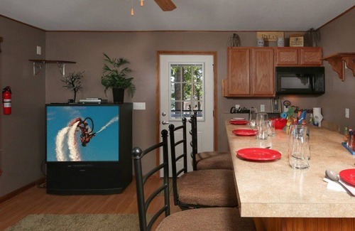 Gravois Mills House | Skywater - Darling Family Oriented 2nd Tier Home with Guest House.