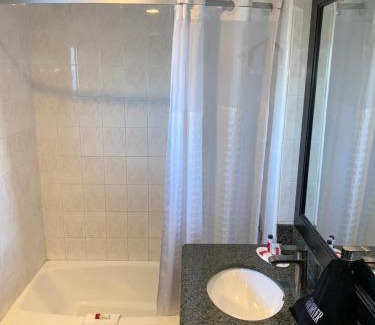 Los Angeles Hotel | Skyways Hotel