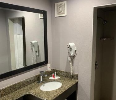 Los Angeles Hotel | Skyways Hotel