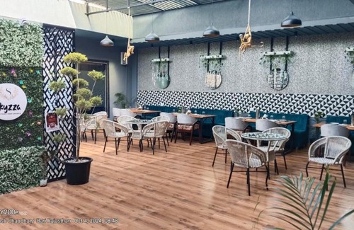 Bari Hotel | Skyzza Restaurant and Banquet