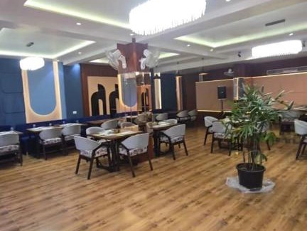 Bari Hotel | Skyzza Restaurant and Banquet