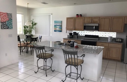 Sunset Lakes House | SL001 Huge 5 BR, 3.5 bath private pool home with spa